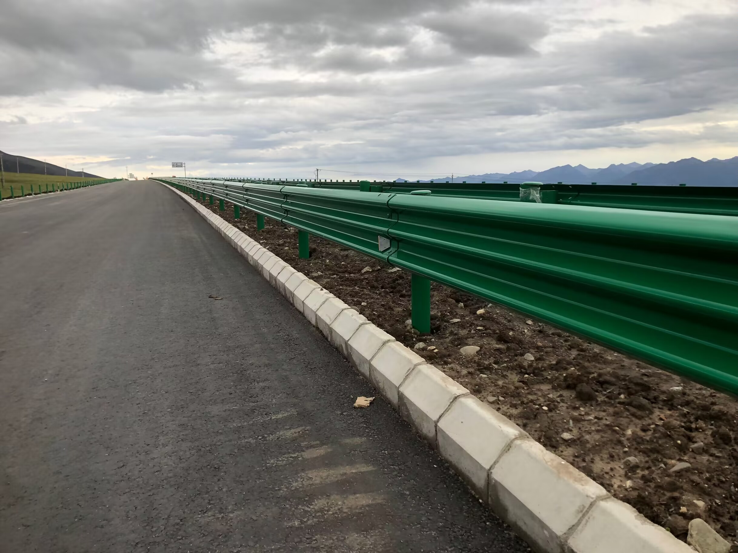 仁寿县乡村公路波形护栏双波波形护栏 - 推荐